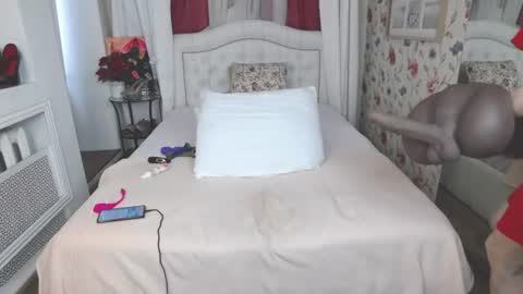 Snapshot of amihotgranny chatting on August 1, 2026, 1:43 pm Ami online show from August 1, 2026, 1:43 pm