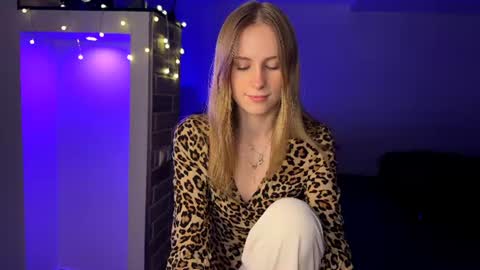 Amily online show from July 29, 2026, 7:01 pm