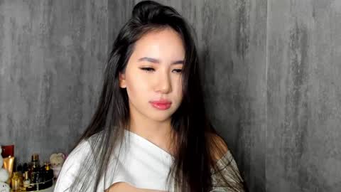 Amina online show from February 1, 2025, 3:07 pm