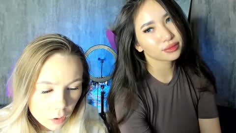 Snapshot of amina_artin chatting on February 21, 2025, 2:06 pm Amina online show from February 21, 2025, 2:06 pm