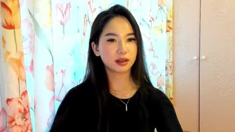 Snapshot of amina_artin chatting on December 2, 2025, 5:57 am Amina online show from December 2, 2025, 5:57 am