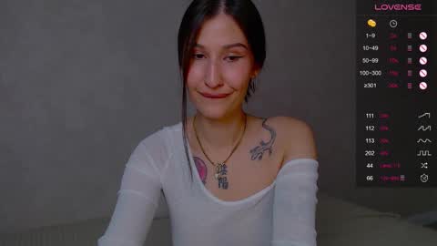 Camilla online show from October 21, 2025, 11:38 pm