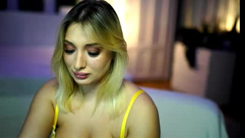 Snapshot of amira_velvet chatting on June 3, 2026, 4:56 pm Mira online show from June 3, 2026, 4:56 pm