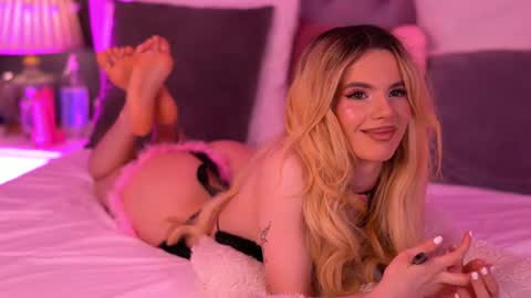 amiralovely online show from July 8, 2026, 7:18 pm