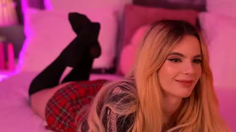 amiralovely online show from July 13, 2026, 7:49 pm