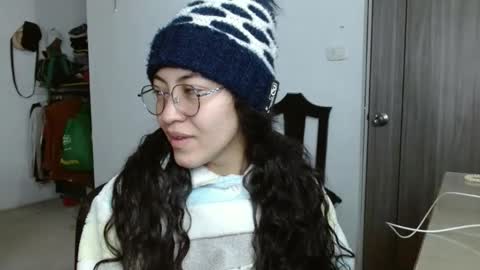 Snapshot of amitlu_ chatting on December 3, 2024, 11:01 am amitlu_ online show from December 3, 2024, 11:01 am