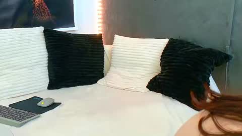Snapshot of ammirra_a chatting on June 25, 2026, 5:12 am Amira online show from June 25, 2026, 5:12 am
