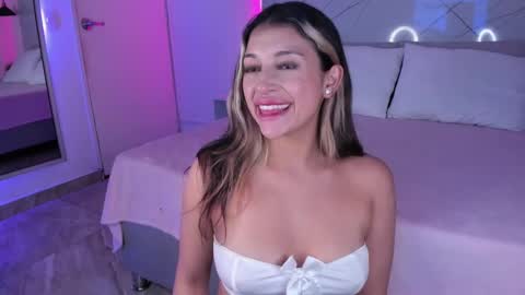Snapshot of ammy_camm chatting on December 10, 2024, 8:30 am Ammy online show from December 10, 2024, 8:30 am