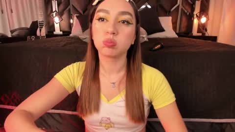 Snapshot of ammy_glow chatting on October 14, 2025, 4:13 am ammy_glow online show from October 14, 2025, 4:13 am