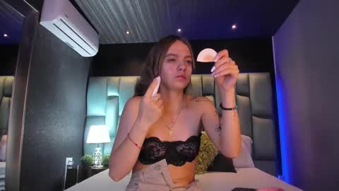 Ammy Jones online show from February 21, 2026, 11:44 am