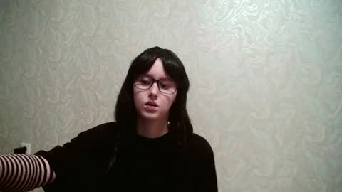 Amomira online show from May 9, 2026, 2:55 pm
