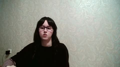 Amomira online show from May 18, 2026, 2:56 pm