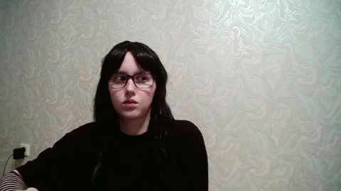 Amomira online show from May 26, 2026, 2:35 pm