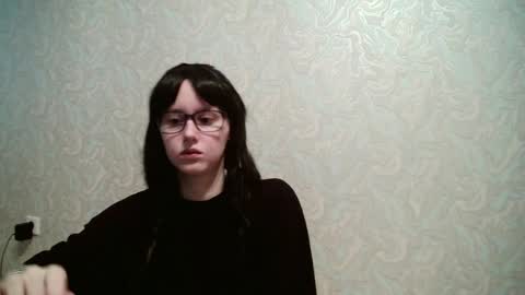 Amomira online show from June 11, 2026, 3:37 am