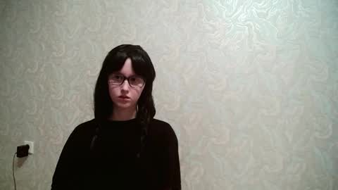 Amomira honeyx online show from December 13, 2025, 8:25 pm