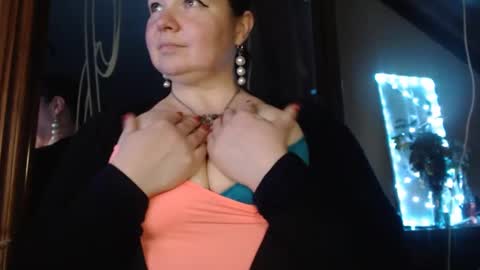 Snapshot of amorelara chatting on December 2, 2024, 2:52 pm amorelara online show from December 2, 2024, 2:52 pm