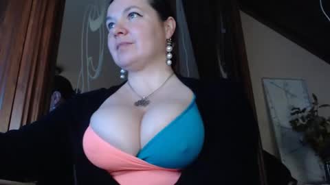 Snapshot of amorelara chatting on December 5, 2024, 8:55 am amorelara online show from December 5, 2024, 8:55 am