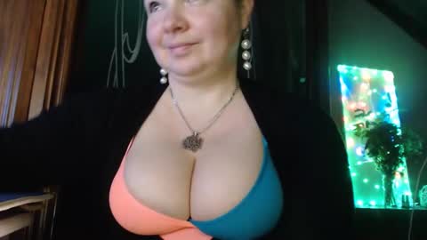 Snapshot of amorelara chatting on December 10, 2024, 5:50 am amorelara online show from December 10, 2024, 5:50 am