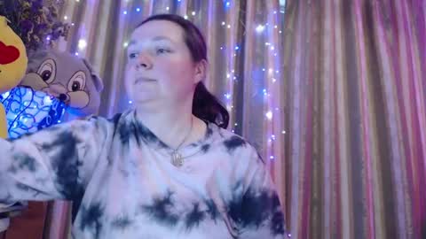 amorelara online show from April 13, 2026, 11:48 am