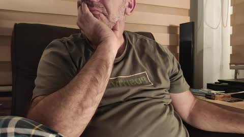 AmorLin online show from March 23, 2026, 9:08 pm