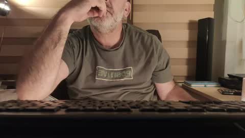 AmorLin online show from April 3, 2026, 7:23 pm