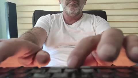 AmorLin online show from April 6, 2026, 12:28 pm