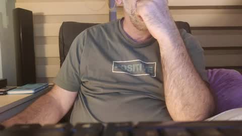 AmorLin online show from April 15, 2026, 7:58 pm