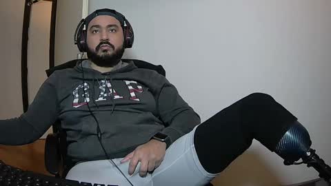 Snapshot of amputeeleo chatting on January 6, 2025, 5:06 pm Amputee Leo online show from January 6, 2025, 5:06 pm