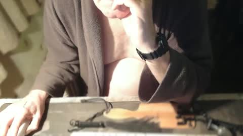 amslave4f online show from February 15, 2026, 7:21 pm