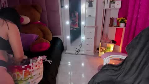 Amy Hoy69 online show from April 4, 2026, 9:34 pm