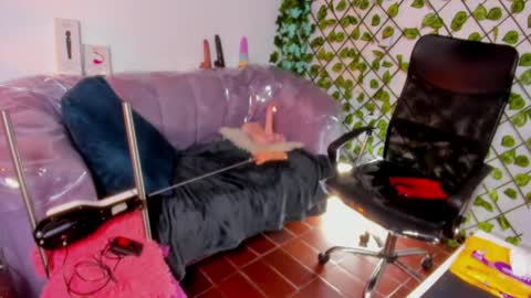 Amy Hoy69 online show from May 28, 2026, 4:10 am