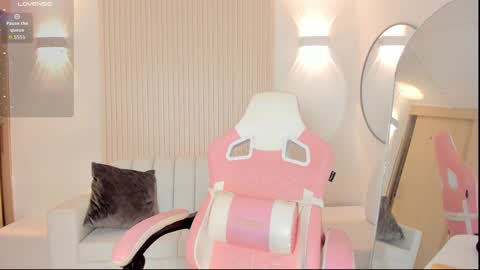 Snapshot of amy_medina_ chatting on September 26, 2025, 2:32 pm Emily online show from September 26, 2025, 2:32 pm