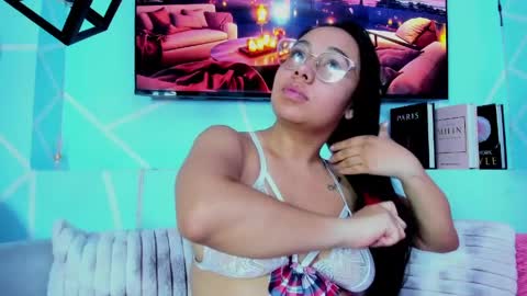 Emy Noa  online show from April 4, 2026, 1:04 am