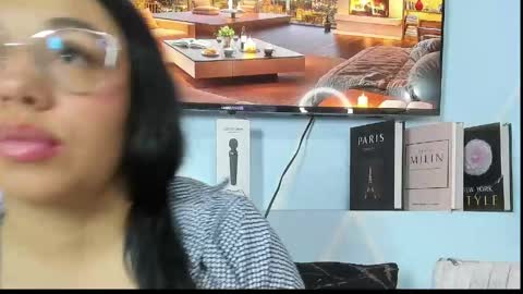 Emy Noa  online show from April 16, 2026, 12:33 am