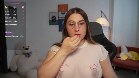 Snapshot of amy_ross1 chatting on February 23, 2025, 6:12 pm Daniela M online show from February 23, 2025, 6:12 pm