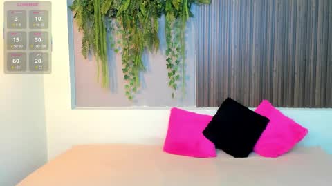 Snapshot of amybarton chatting on September 18, 2025, 4:42 pm My name is AMY... Nice to meet you thumb up me please its important online show from September 18, 2025, 4:42 pm