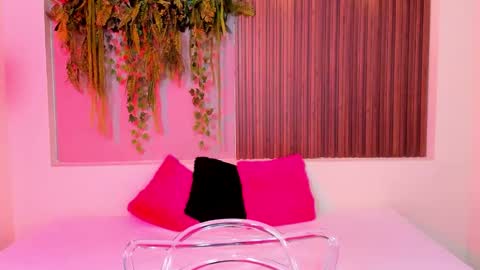 Snapshot of amybarton chatting on October 23, 2025, 6:06 pm My name is AMY... Nice to meet you thumb up me please its important online show from October 23, 2025, 6:06 pm