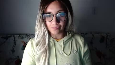 amycosplay99 online show from January 3, 2025, 10:52 am