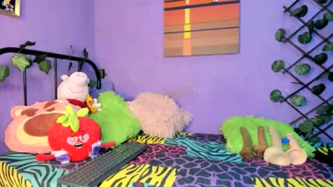 Amy Kamila online show from October 27, 2025, 2:04 am