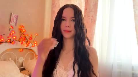 Snapshot of amygrav chatting on November 4, 2025, 10:14 am Milou online show from November 4, 2025, 10:14 am