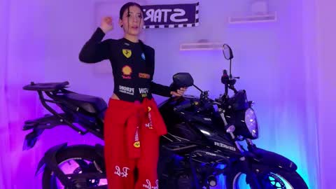 Snapshot of amypalmmer chatting on November 1, 2025, 12:07 pm AMMY online show from November 1, 2025, 12:07 pm