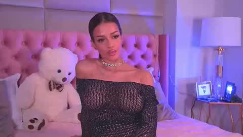 Snapshot of amyra_moon chatting on October 3, 2025, 3:58 am Amyra online show from October 3, 2025, 3:58 am