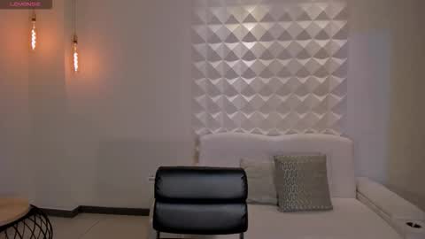 AMY R  online show from March 29, 2026, 11:05 pm