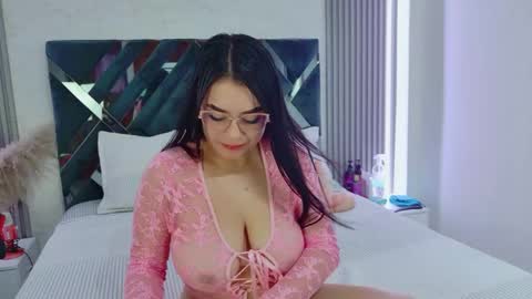 amytorres_ online show from May 21, 2026, 3:41 pm