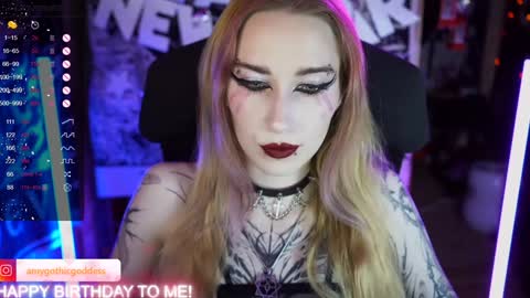 Snapshot of amywhitenessxx chatting on January 1, 2025, 11:27 am Amy switch Goddess divine Mistress online show from January 1, 2025, 11:27 am