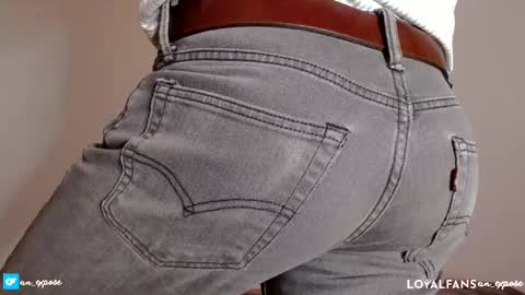 Snapshot of an_expose chatting on December 1, 2024, 8:53 pm an expos online show from December 1, 2024, 8:53 pm