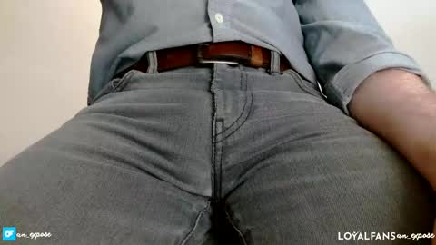 Snapshot of an_expose chatting on March 10, 2025, 8:45 pm an expos online show from March 10, 2025, 8:45 pm