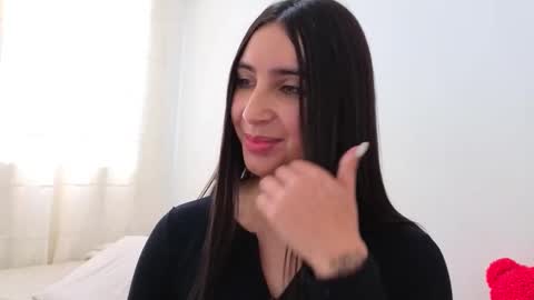 Snapshot of ana_castilo chatting on October 20, 2025, 1:44 pm Ana IG an castillo 1 online show from October 20, 2025, 1:44 pm