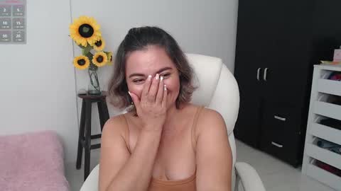 Snapshot of ana_hotmilfx chatting on December 20, 2024, 3:14 am ANA online show from December 20, 2024, 3:14 am