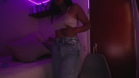 Snapshot of ana_m_ chatting on December 29, 2024, 4:27 am Ana online show from December 29, 2024, 4:27 am